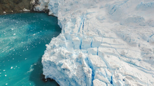 Gyorsabban töredezik az Antarktisz gleccsereit védő selfjég